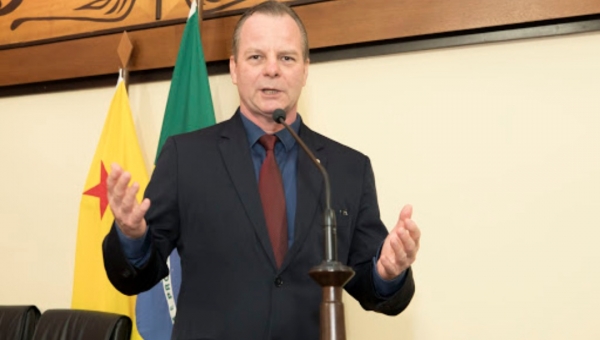 Longo destaca nomeação de Socorro Neri e diz que governo está aberto a diálogo com terceirizadas